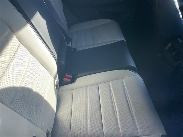Photo of 2025 Platinum White Pearl Honda CR-V Hybrid