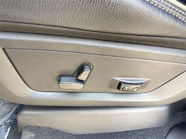 Photo of 2024 Granite Crystal Metallic Clearcoat RAM 2500