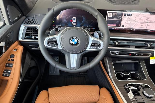 Photo of 2026 Mineral White Metallic BMW X7