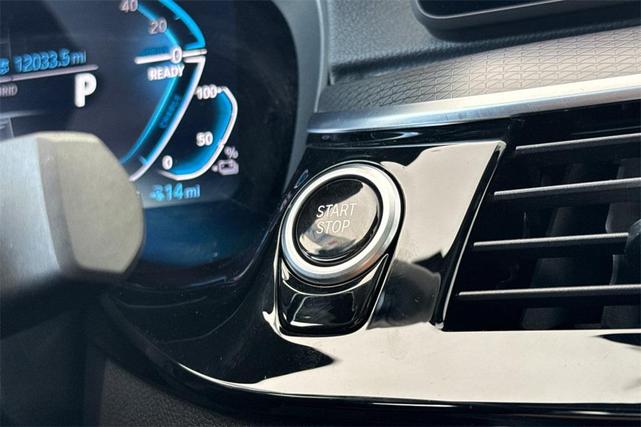 Photo of 2022 Dark Graphite Metallic BMW 530e