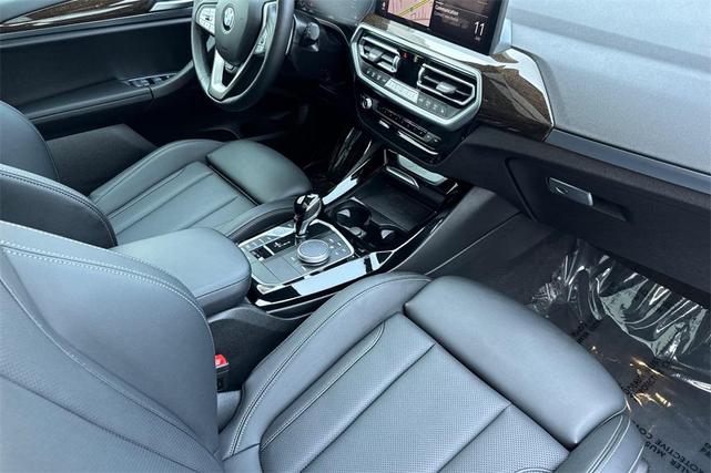Photo of 2022 Black Sapphire Metallic BMW X3