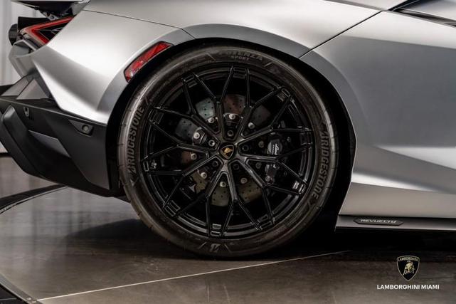 Photo of 2024 Grigio Artis Matte Lamborghini Revuelto