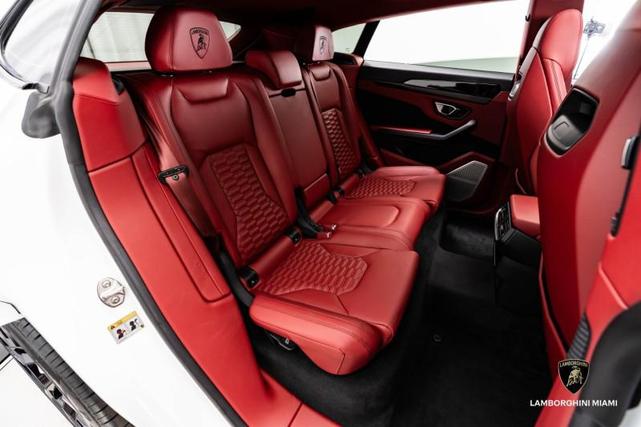 Photo of 2022 Bianco Monocerus Metallic Lamborghini Urus