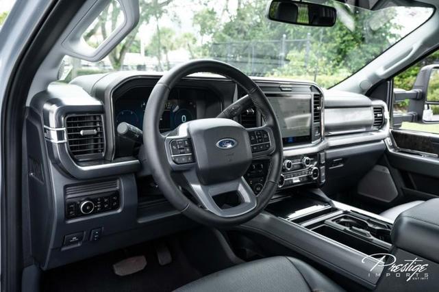 Photo of 2025 Glacier Gray Metallic Tri-Coat Ford F-250