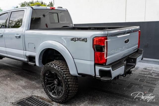 Photo of 2025 Glacier Gray Metallic Tri-Coat Ford F-250