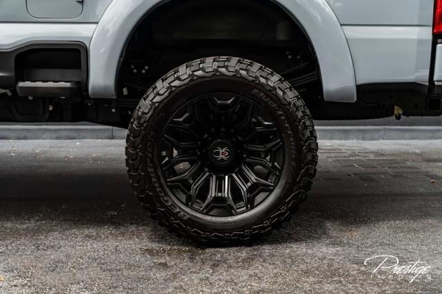 Photo of 2025 Glacier Gray Metallic Tri-Coat Ford F-250