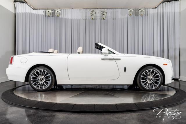 Photo of 2019 English White Rolls-Royce Dawn