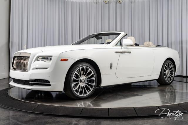 Photo of 2019 English White Rolls-Royce Dawn