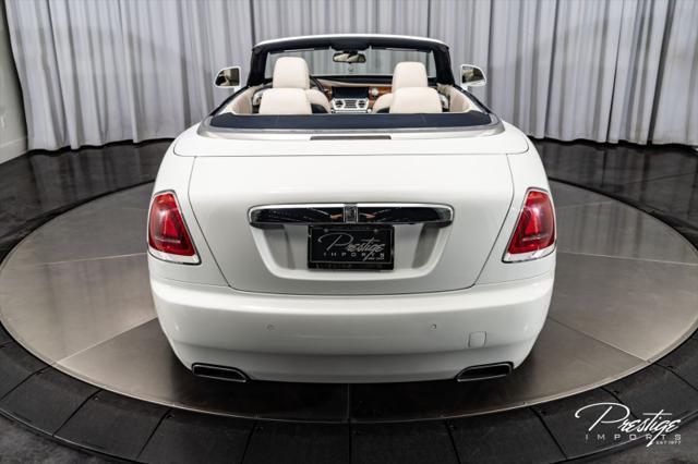 Photo of 2019 English White Rolls-Royce Dawn