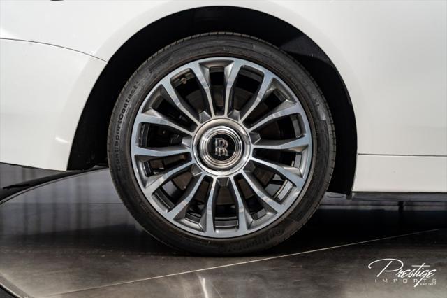 Photo of 2019 English White Rolls-Royce Dawn