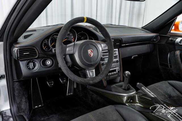 Photo of 2008 Arctic Silver Metallic Porsche 911