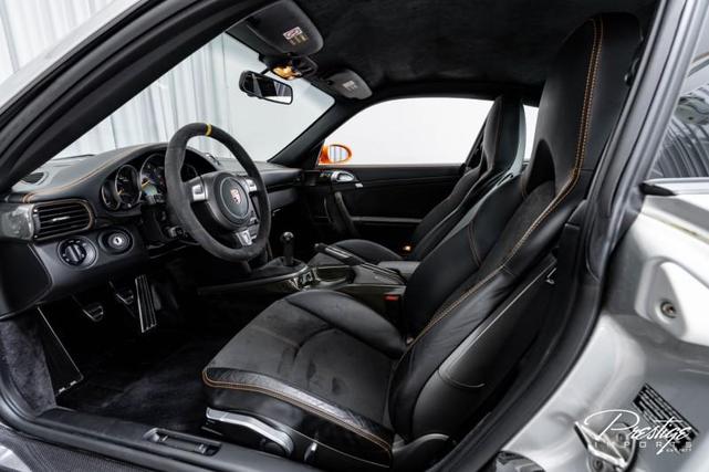 Photo of 2008 Arctic Silver Metallic Porsche 911