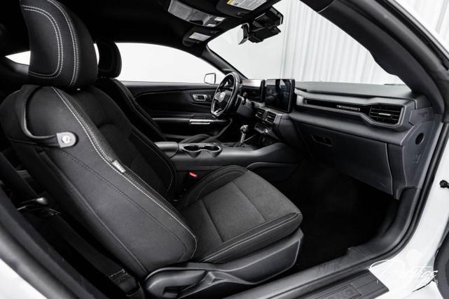 Photo of 2024 Oxford White Ford Mustang