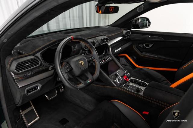Photo of 2024 Verde Hydra Metallic Lamborghini Urus
