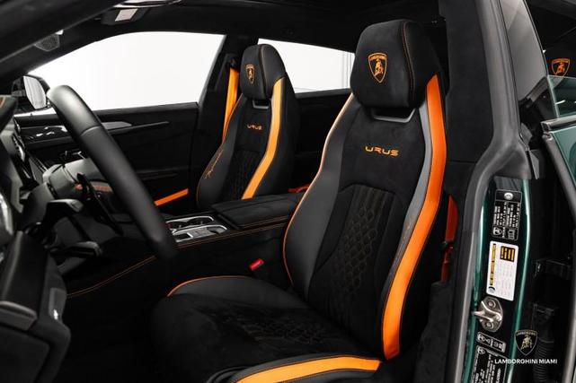 Photo of 2024 Verde Hydra Metallic Lamborghini Urus