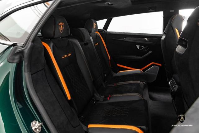 Photo of 2024 Verde Hydra Metallic Lamborghini Urus