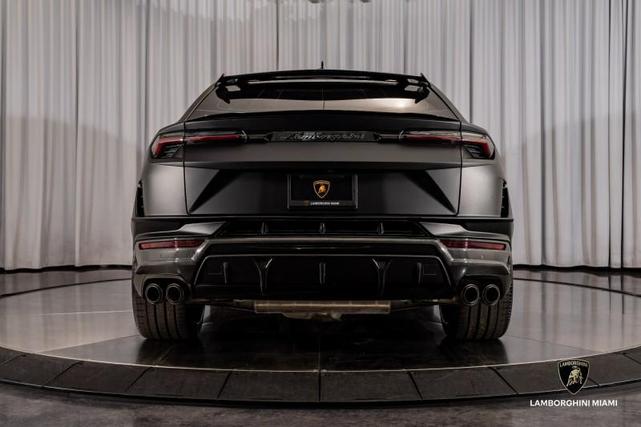 Photo of 2024 Purple Lamborghini Urus