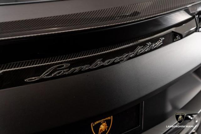 Photo of 2024 Purple Lamborghini Urus