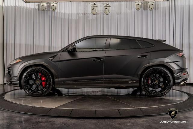 Photo of 2024 Purple Lamborghini Urus