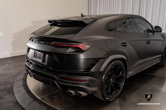 Photo of 2024 Purple Lamborghini Urus
