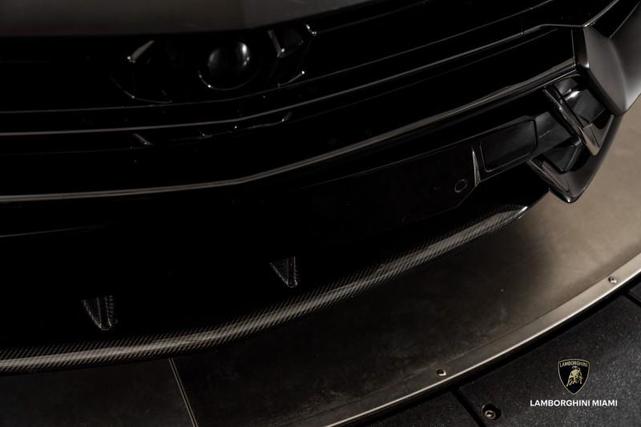 Photo of 2024 Purple Lamborghini Urus