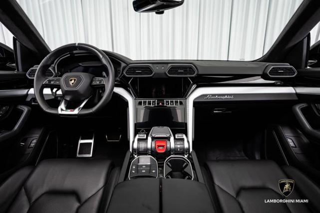 Photo of 2021 Nero Noctis Lamborghini Urus