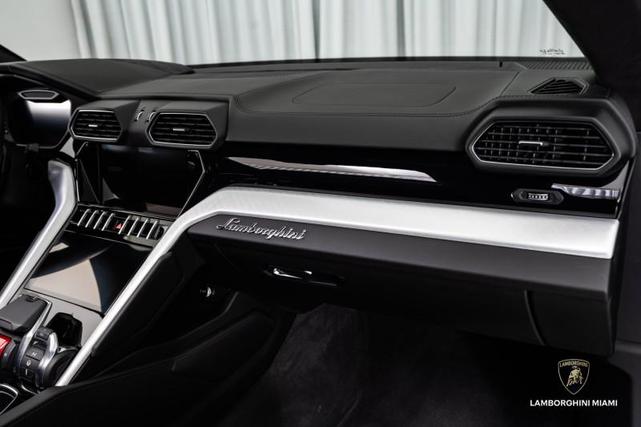 Photo of 2021 Nero Noctis Lamborghini Urus