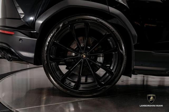 Photo of 2021 Nero Noctis Lamborghini Urus