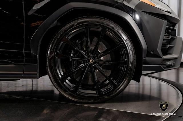 Photo of 2021 Nero Noctis Lamborghini Urus