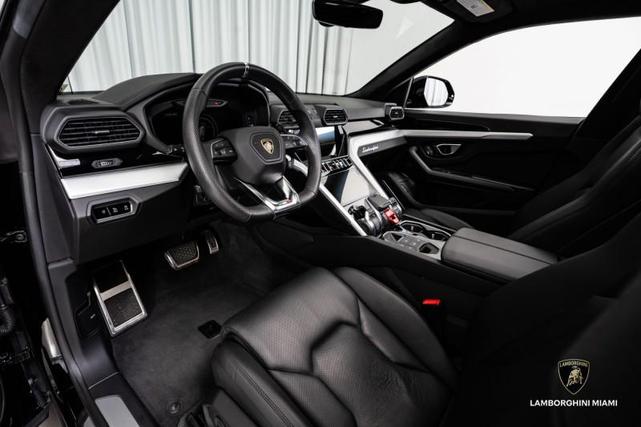 Photo of 2021 Nero Noctis Lamborghini Urus