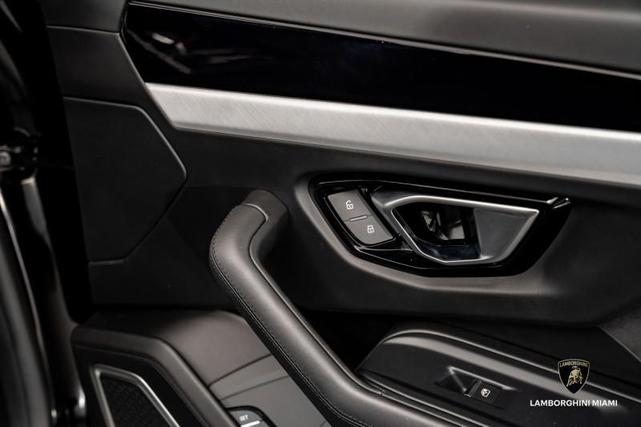 Photo of 2021 Nero Noctis Lamborghini Urus