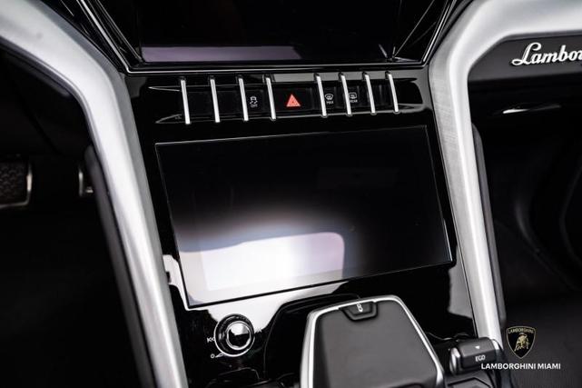 Photo of 2021 Nero Noctis Lamborghini Urus