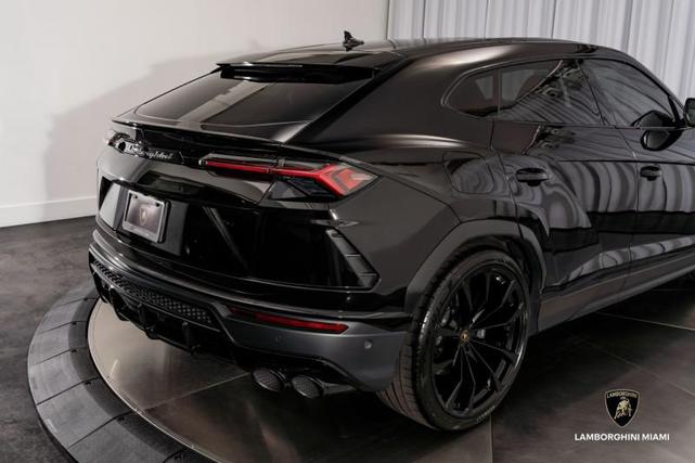 Photo of 2021 Nero Noctis Lamborghini Urus