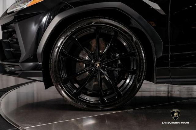 Photo of 2021 Nero Noctis Lamborghini Urus