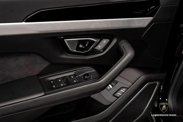 Photo of 2021 Nero Noctis Lamborghini Urus