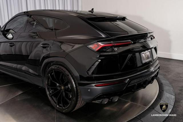 Photo of 2021 Nero Noctis Lamborghini Urus