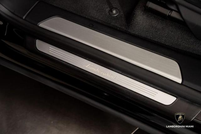 Photo of 2021 Nero Noctis Lamborghini Urus