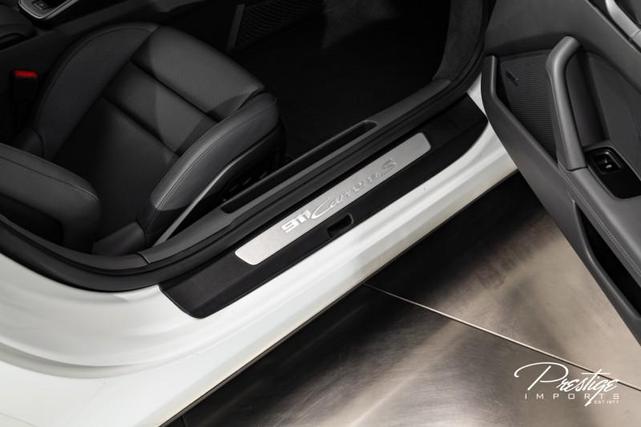 Photo of 2021 White Porsche 911