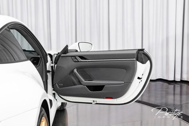 Photo of 2021 White Porsche 911