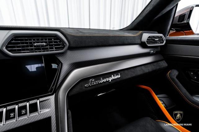 Photo of 2024 Arancio Borealis Metallic Lamborghini Urus