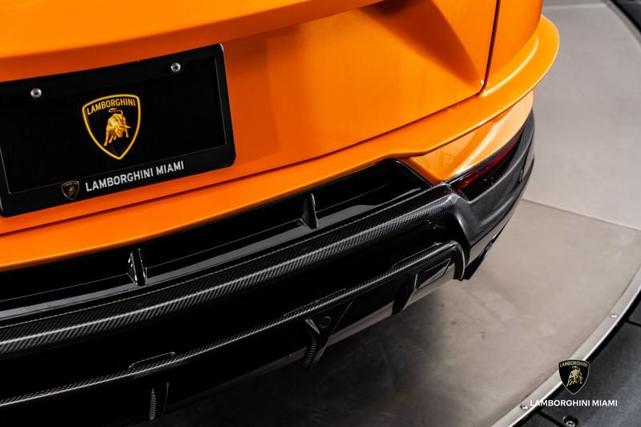 Photo of 2024 Arancio Borealis Metallic Lamborghini Urus