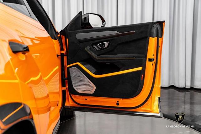 Photo of 2024 Arancio Borealis Metallic Lamborghini Urus