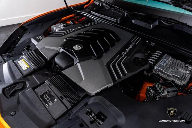 Photo of 2024 Arancio Borealis Metallic Lamborghini Urus