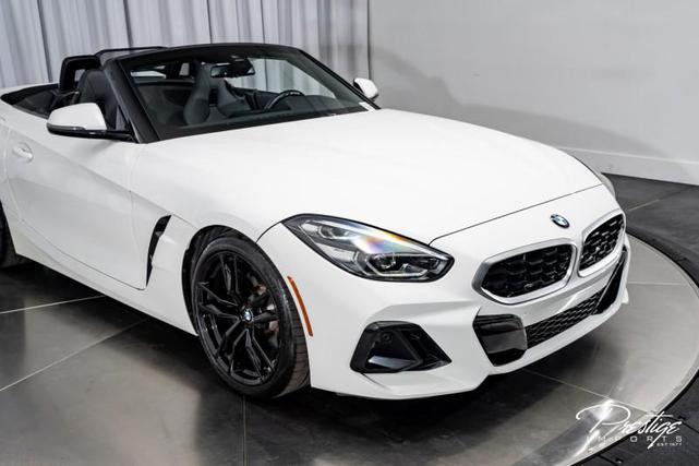 Photo of 2023 Alpine White BMW Z4