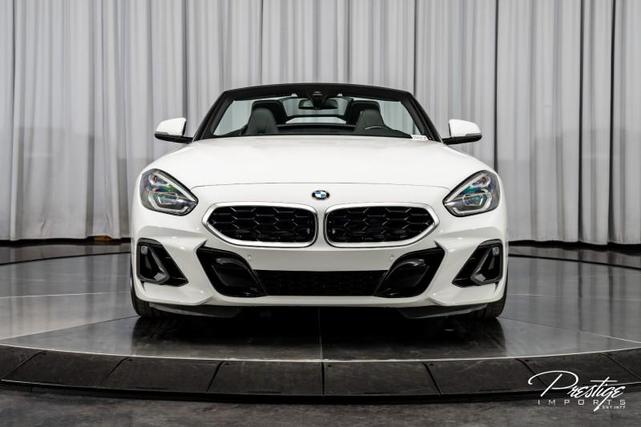 Photo of 2023 Alpine White BMW Z4