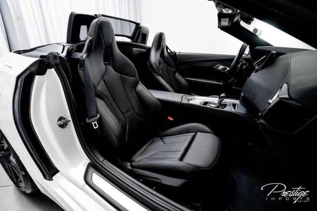 Photo of 2023 Alpine White BMW Z4