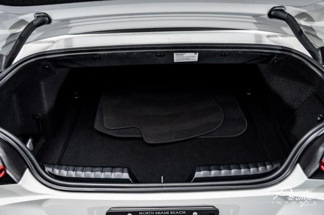 Photo of 2023 Alpine White BMW Z4
