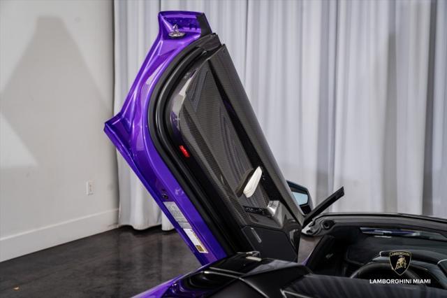 Photo of 2017 Viola Pasifae Lamborghini Aventador