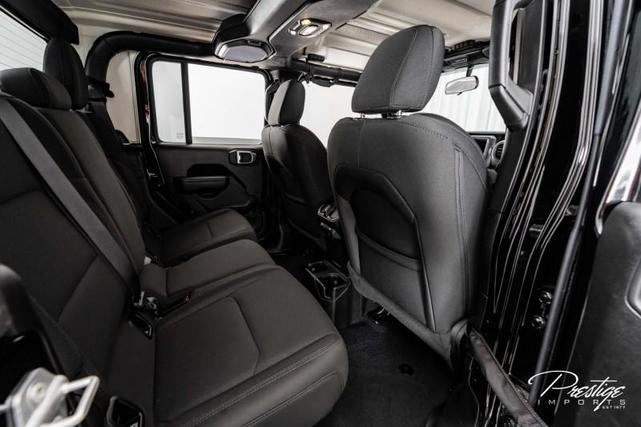 Photo of 2022 Black Clearcoat Jeep Gladiator