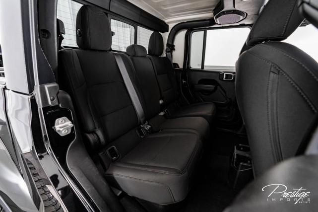 Photo of 2022 Black Clearcoat Jeep Gladiator